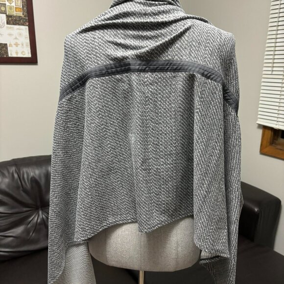 lululemon Vinyasa Scarf - Picture 2 of 7